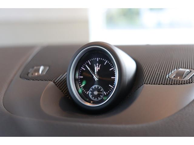 レヴァンテ ベースグレード ディーゼル プレミアム ネリッシモ ドライバーアシスタンスPKG タンレザー ピアノブラックトリム トラフィックサインレゴニクションソフトクローズドア LEDヘッドライト 19AW(ゼフィーロ)(37枚目)