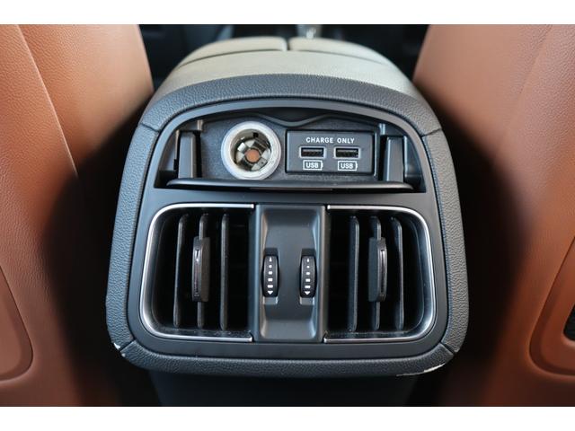 レヴァンテ ベースグレード ディーゼル プレミアム ネリッシモ ドライバーアシスタンスPKG タンレザー ピアノブラックトリム トラフィックサインレゴニクションソフトクローズドア LEDヘッドライト 19AW(ゼフィーロ)(40枚目)