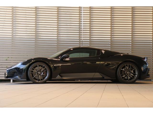 ＭＣ２０ ベースグレード　ワンオーナーフル・ナチュラルレザーインテリア（シェブロンデザイン）　ヘッドレスト・トライデントステッチ　　サスペンションリフターマットブラック・キャリパー　カーボンセラミックＢ　２０ＡＷ（Ｃｏｒｓａ）（5枚目）