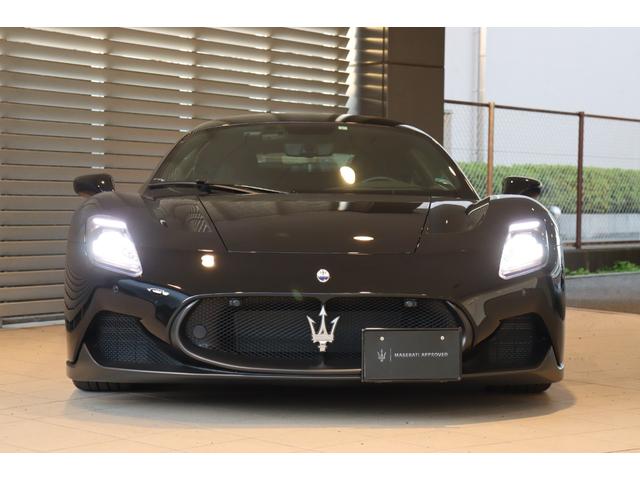 ＭＣ２０ ベースグレード　ワンオーナーフル・ナチュラルレザーインテリア（シェブロンデザイン）　ヘッドレスト・トライデントステッチ　　サスペンションリフターマットブラック・キャリパー　カーボンセラミックＢ　２０ＡＷ（Ｃｏｒｓａ）（8枚目）