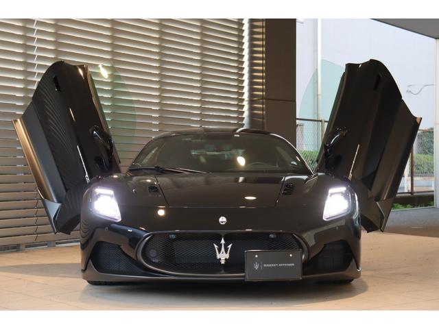 ＭＣ２０ ベースグレード　ワンオーナーフル・ナチュラルレザーインテリア（シェブロンデザイン）　ヘッドレスト・トライデントステッチ　　サスペンションリフターマットブラック・キャリパー　カーボンセラミックＢ　２０ＡＷ（Ｃｏｒｓａ）（10枚目）