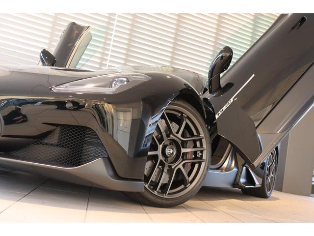 ＭＣ２０ ベースグレード　ワンオーナーフル・ナチュラルレザーインテリア（シェブロンデザイン）　ヘッドレスト・トライデントステッチ　　サスペンションリフターマットブラック・キャリパー　カーボンセラミックＢ　２０ＡＷ（Ｃｏｒｓａ）（15枚目）