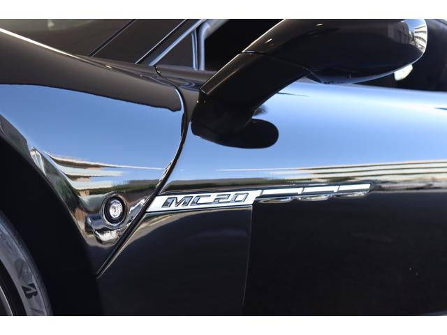 ＭＣ２０ ベースグレード　ワンオーナーフル・ナチュラルレザーインテリア（シェブロンデザイン）　ヘッドレスト・トライデントステッチ　　サスペンションリフターマットブラック・キャリパー　カーボンセラミックＢ　２０ＡＷ（Ｃｏｒｓａ）（18枚目）