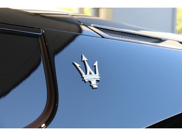 ＭＣ２０ ベースグレード　ワンオーナーフル・ナチュラルレザーインテリア（シェブロンデザイン）　ヘッドレスト・トライデントステッチ　　サスペンションリフターマットブラック・キャリパー　カーボンセラミックＢ　２０ＡＷ（Ｃｏｒｓａ）（19枚目）