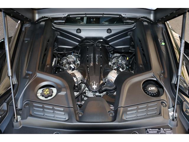 ＭＣ２０ ベースグレード　ワンオーナーフル・ナチュラルレザーインテリア（シェブロンデザイン）　ヘッドレスト・トライデントステッチ　　サスペンションリフターマットブラック・キャリパー　カーボンセラミックＢ　２０ＡＷ（Ｃｏｒｓａ）（27枚目）