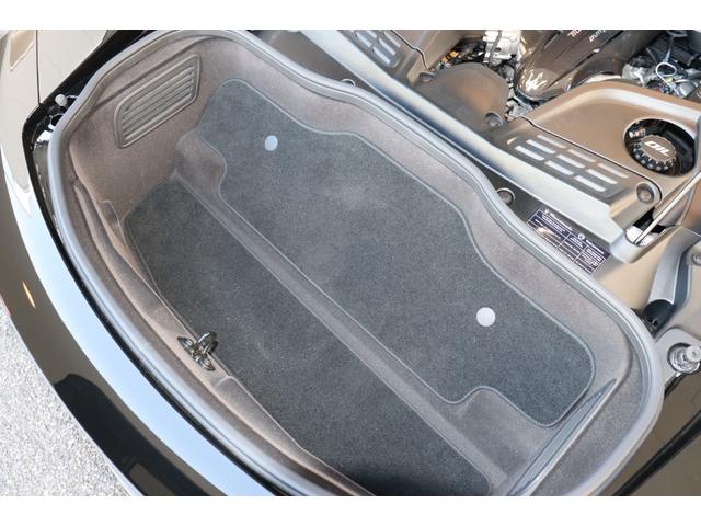 ＭＣ２０ ベースグレード　ワンオーナーフル・ナチュラルレザーインテリア（シェブロンデザイン）　ヘッドレスト・トライデントステッチ　　サスペンションリフターマットブラック・キャリパー　カーボンセラミックＢ　２０ＡＷ（Ｃｏｒｓａ）（28枚目）