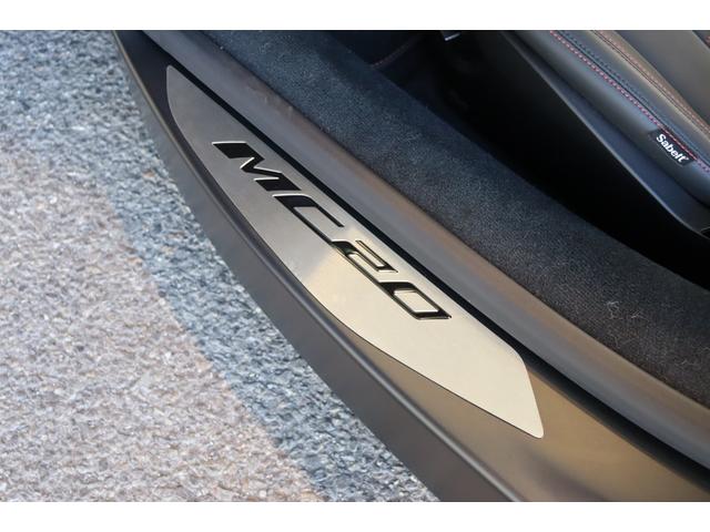 ＭＣ２０ ベースグレード　ワンオーナーフル・ナチュラルレザーインテリア（シェブロンデザイン）　ヘッドレスト・トライデントステッチ　　サスペンションリフターマットブラック・キャリパー　カーボンセラミックＢ　２０ＡＷ（Ｃｏｒｓａ）（32枚目）