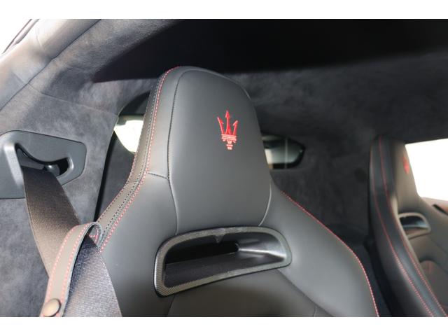 ＭＣ２０ ベースグレード　ワンオーナーフル・ナチュラルレザーインテリア（シェブロンデザイン）　ヘッドレスト・トライデントステッチ　　サスペンションリフターマットブラック・キャリパー　カーボンセラミックＢ　２０ＡＷ（Ｃｏｒｓａ）（38枚目）