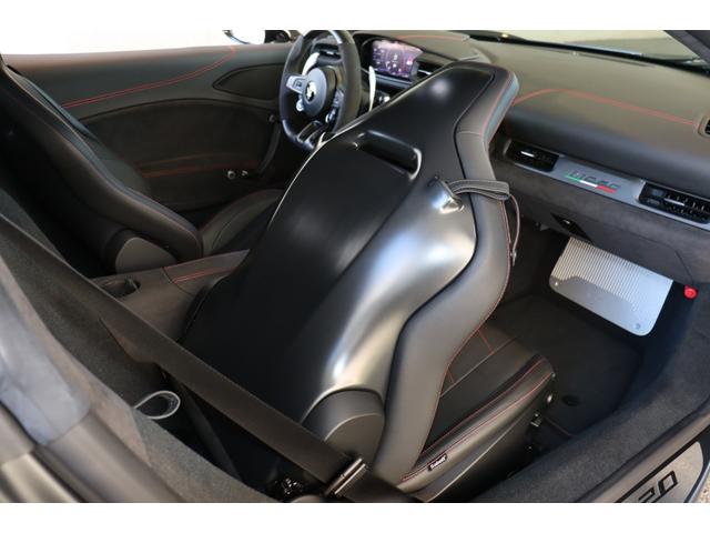 ＭＣ２０ ベースグレード　ワンオーナーフル・ナチュラルレザーインテリア（シェブロンデザイン）　ヘッドレスト・トライデントステッチ　　サスペンションリフターマットブラック・キャリパー　カーボンセラミックＢ　２０ＡＷ（Ｃｏｒｓａ）（39枚目）