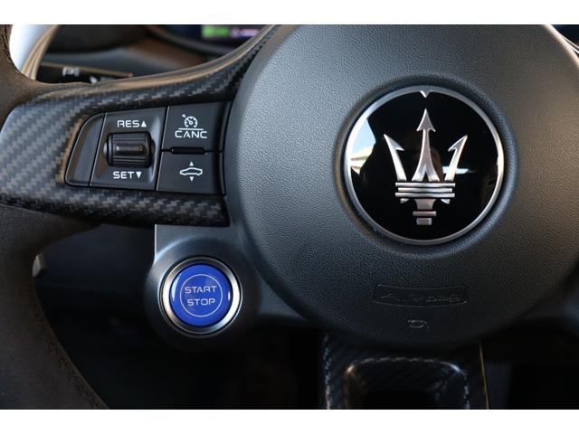 ＭＣ２０ ベースグレード　ワンオーナーフル・ナチュラルレザーインテリア（シェブロンデザイン）　ヘッドレスト・トライデントステッチ　　サスペンションリフターマットブラック・キャリパー　カーボンセラミックＢ　２０ＡＷ（Ｃｏｒｓａ）（41枚目）