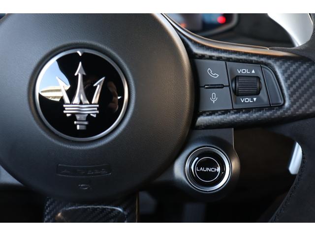 ＭＣ２０ ベースグレード　ワンオーナーフル・ナチュラルレザーインテリア（シェブロンデザイン）　ヘッドレスト・トライデントステッチ　　サスペンションリフターマットブラック・キャリパー　カーボンセラミックＢ　２０ＡＷ（Ｃｏｒｓａ）（42枚目）