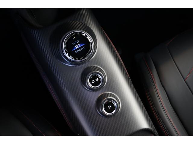 ＭＣ２０ ベースグレード　ワンオーナーフル・ナチュラルレザーインテリア（シェブロンデザイン）　ヘッドレスト・トライデントステッチ　　サスペンションリフターマットブラック・キャリパー　カーボンセラミックＢ　２０ＡＷ（Ｃｏｒｓａ）（43枚目）