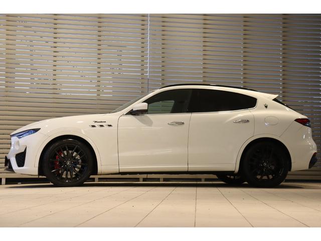 レヴァンテ モデナ　ワンオーナー・フル・プレミアムレザー（ロッソ）・ヘッドレスト・トライデントステッチ　イージーエントリーシステム・ハーマンＫ・キックセンサー　パノラマＳＲ　レッド・キャリパー　２１ＡＷ（アンテオ）（4枚目）