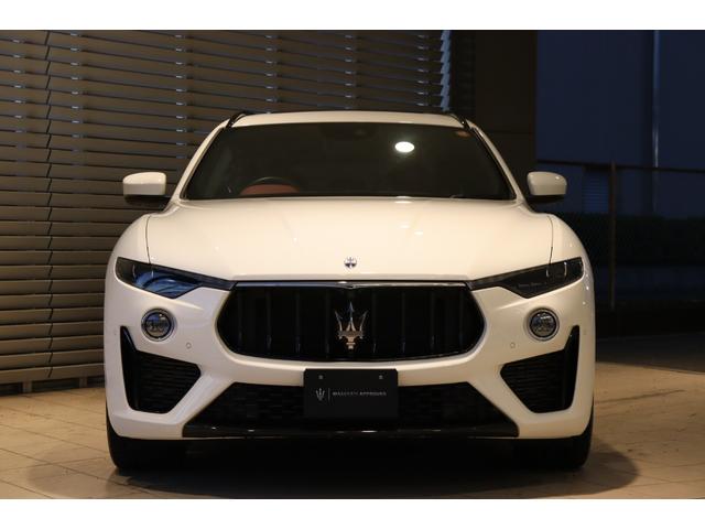 レヴァンテ モデナ　ワンオーナー・フル・プレミアムレザー（ロッソ）・ヘッドレスト・トライデントステッチ　イージーエントリーシステム・ハーマンＫ・キックセンサー　パノラマＳＲ　レッド・キャリパー　２１ＡＷ（アンテオ）（6枚目）