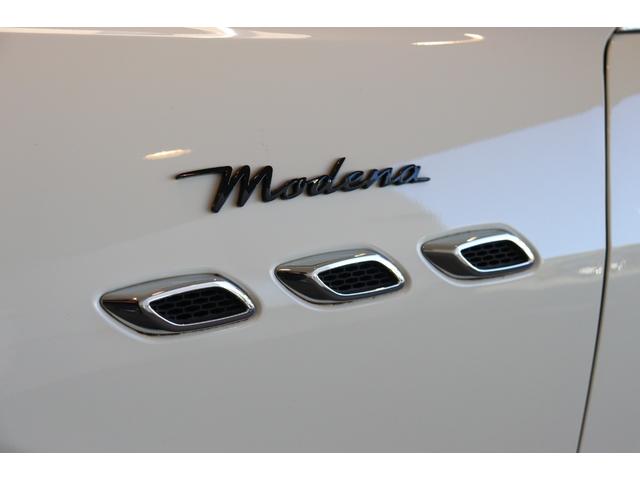 レヴァンテ モデナ　ワンオーナー・フル・プレミアムレザー（ロッソ）・ヘッドレスト・トライデントステッチ　イージーエントリーシステム・ハーマンＫ・キックセンサー　パノラマＳＲ　レッド・キャリパー　２１ＡＷ（アンテオ）（9枚目）