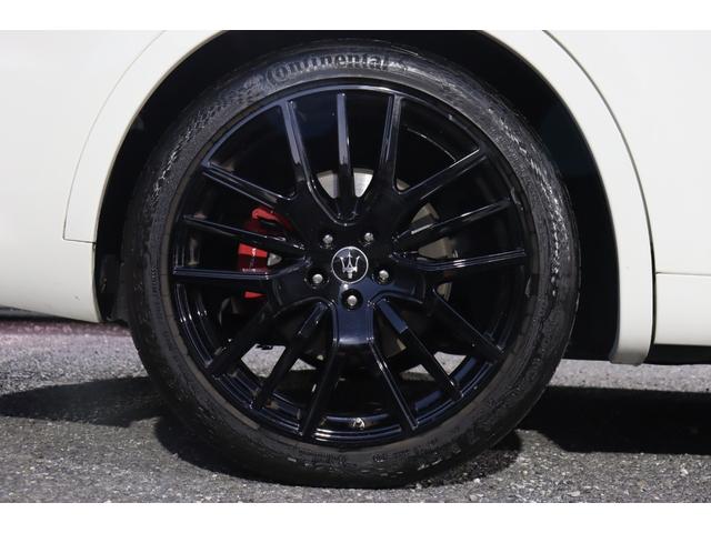 レヴァンテ モデナ　ワンオーナー・フル・プレミアムレザー（ロッソ）・ヘッドレスト・トライデントステッチ　イージーエントリーシステム・ハーマンＫ・キックセンサー　パノラマＳＲ　レッド・キャリパー　２１ＡＷ（アンテオ）（12枚目）