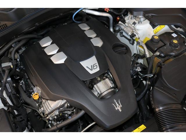 レヴァンテ モデナ　ワンオーナー・フル・プレミアムレザー（ロッソ）・ヘッドレスト・トライデントステッチ　イージーエントリーシステム・ハーマンＫ・キックセンサー　パノラマＳＲ　レッド・キャリパー　２１ＡＷ（アンテオ）（16枚目）