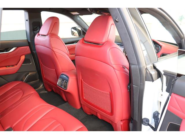 レヴァンテ モデナ　ワンオーナー・フル・プレミアムレザー（ロッソ）・ヘッドレスト・トライデントステッチ　イージーエントリーシステム・ハーマンＫ・キックセンサー　パノラマＳＲ　レッド・キャリパー　２１ＡＷ（アンテオ）（24枚目）