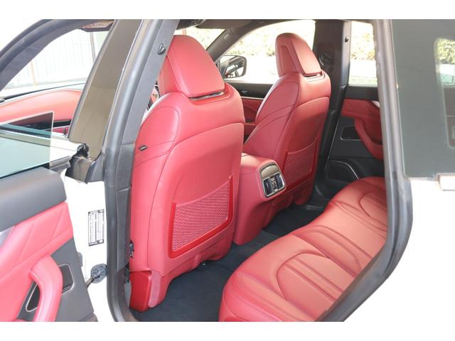 レヴァンテ モデナ　ワンオーナー・フル・プレミアムレザー（ロッソ）・ヘッドレスト・トライデントステッチ　イージーエントリーシステム・ハーマンＫ・キックセンサー　パノラマＳＲ　レッド・キャリパー　２１ＡＷ（アンテオ）（27枚目）