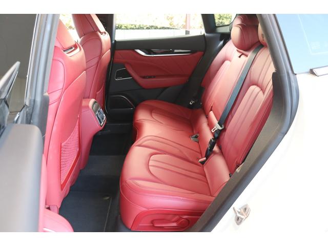 レヴァンテ モデナ　ワンオーナー・フル・プレミアムレザー（ロッソ）・ヘッドレスト・トライデントステッチ　イージーエントリーシステム・ハーマンＫ・キックセンサー　パノラマＳＲ　レッド・キャリパー　２１ＡＷ（アンテオ）（28枚目）