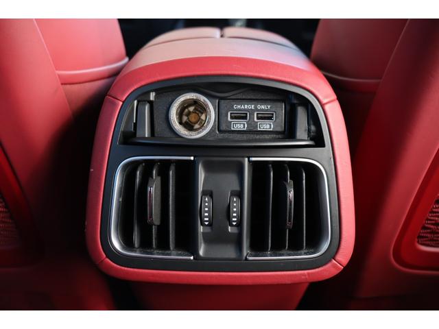 レヴァンテ モデナ　ワンオーナー・フル・プレミアムレザー（ロッソ）・ヘッドレスト・トライデントステッチ　イージーエントリーシステム・ハーマンＫ・キックセンサー　パノラマＳＲ　レッド・キャリパー　２１ＡＷ（アンテオ）（41枚目）