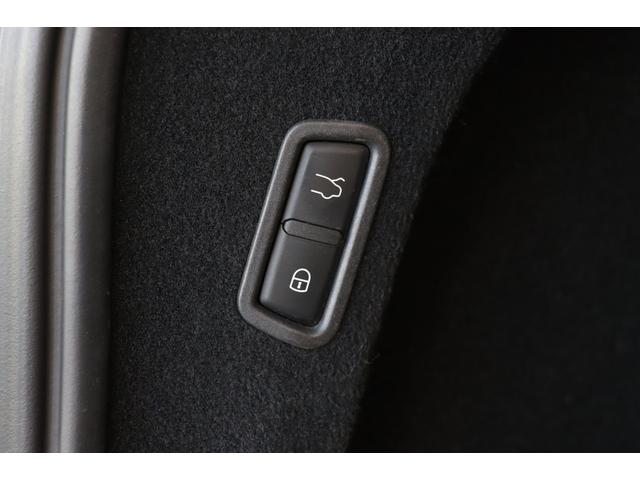 レヴァンテ モデナ　ワンオーナー・フル・プレミアムレザー（ロッソ）・ヘッドレスト・トライデントステッチ　イージーエントリーシステム・ハーマンＫ・キックセンサー　パノラマＳＲ　レッド・キャリパー　２１ＡＷ（アンテオ）（44枚目）