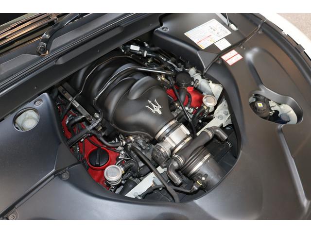 グラントゥーリズモ スポーツ MCオートシフト 右ハンドル ネロレザー(ロッソステッチ) ヘッドレスト・トライデントステッチ 20AW(ASTRO ANTRACITE) ナビ フルセグ バックカメラ(17枚目)