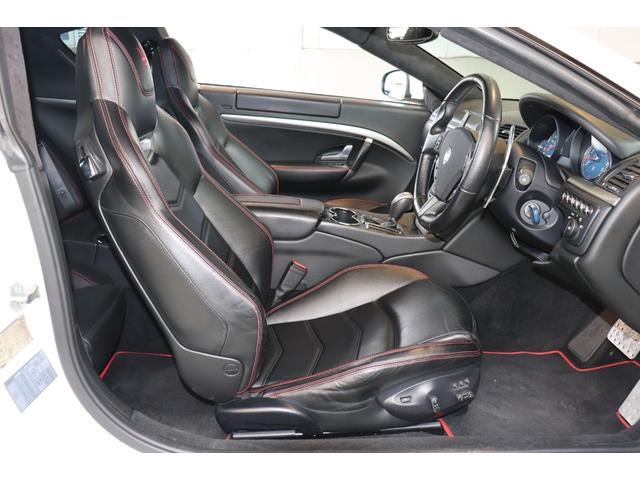 グラントゥーリズモ スポーツ MCオートシフト 右ハンドル ネロレザー(ロッソステッチ) ヘッドレスト・トライデントステッチ 20AW(ASTRO ANTRACITE) ナビ フルセグ バックカメラ(20枚目)