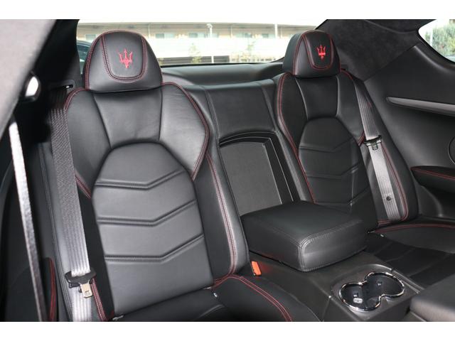 グラントゥーリズモ スポーツ MCオートシフト 右ハンドル ネロレザー(ロッソステッチ) ヘッドレスト・トライデントステッチ 20AW(ASTRO ANTRACITE) ナビ フルセグ バックカメラ(25枚目)