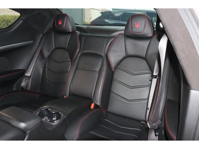 グラントゥーリズモ スポーツ MCオートシフト 右ハンドル ネロレザー(ロッソステッチ) ヘッドレスト・トライデントステッチ 20AW(ASTRO ANTRACITE) ナビ フルセグ バックカメラ(27枚目)