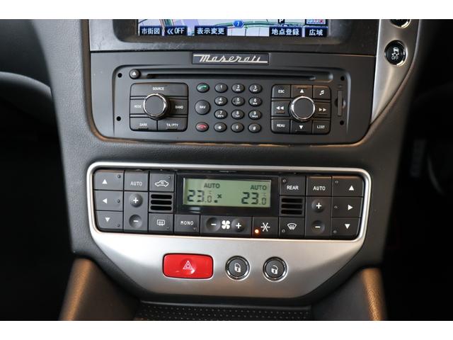 グラントゥーリズモ スポーツ MCオートシフト 右ハンドル ネロレザー(ロッソステッチ) ヘッドレスト・トライデントステッチ 20AW(ASTRO ANTRACITE) ナビ フルセグ バックカメラ(32枚目)