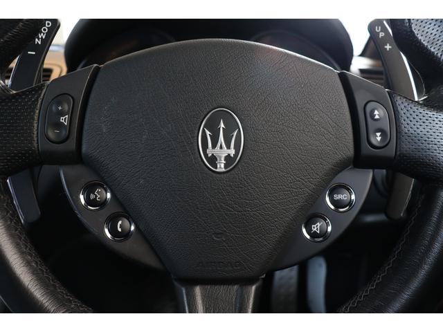 グラントゥーリズモ スポーツ MCオートシフト 右ハンドル ネロレザー(ロッソステッチ) ヘッドレスト・トライデントステッチ 20AW(ASTRO ANTRACITE) ナビ フルセグ バックカメラ(36枚目)