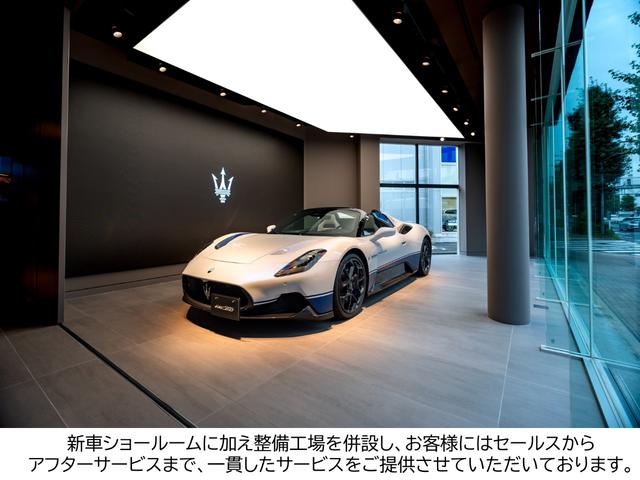 グラントゥーリズモ スポーツ MCオートシフト 右ハンドル ネロレザー(ロッソステッチ) ヘッドレスト・トライデントステッチ 20AW(ASTRO ANTRACITE) ナビ フルセグ バックカメラ(52枚目)