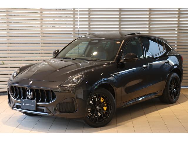 グレカーレ モデナ　クライメートＰＫＧプラス　スポーツプレミアムレザー　ブラックピアノトリム　パノラマガラスサンルーフ　イエローキャリパー・２０ＡＷ（エーテレ）（2枚目）