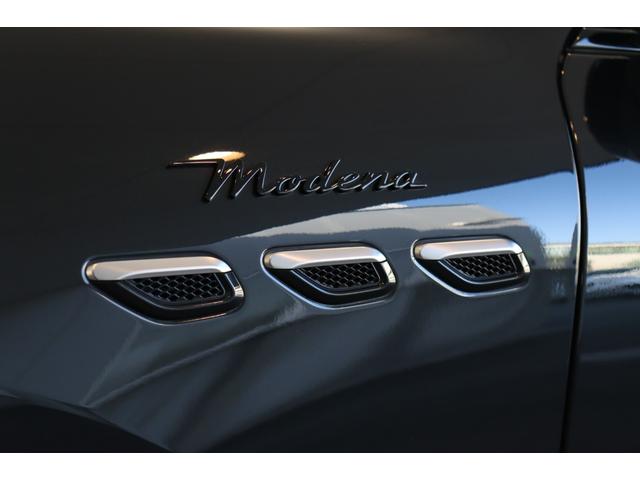 グレカーレ モデナ　クライメートＰＫＧプラス　スポーツプレミアムレザー　ブラックピアノトリム　パノラマガラスサンルーフ　イエローキャリパー・２０ＡＷ（エーテレ）（9枚目）