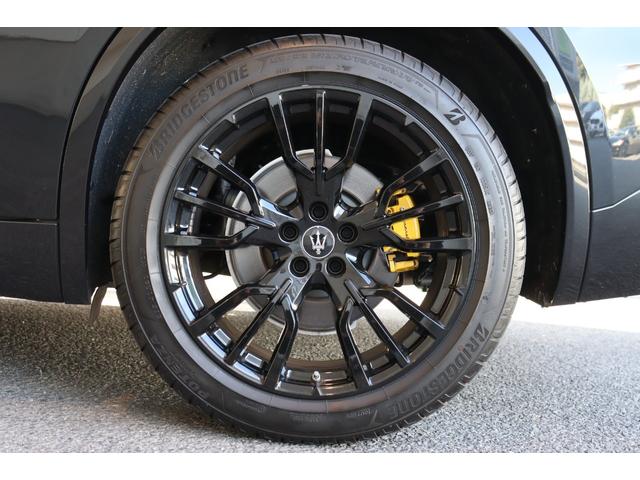 グレカーレ モデナ　クライメートＰＫＧプラス　スポーツプレミアムレザー　ブラックピアノトリム　パノラマガラスサンルーフ　イエローキャリパー・２０ＡＷ（エーテレ）（14枚目）