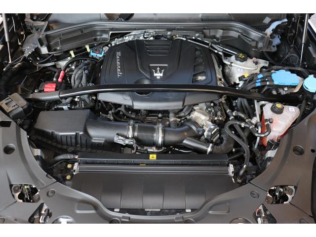 グレカーレ モデナ　クライメートＰＫＧプラス　スポーツプレミアムレザー　ブラックピアノトリム　パノラマガラスサンルーフ　イエローキャリパー・２０ＡＷ（エーテレ）（15枚目）