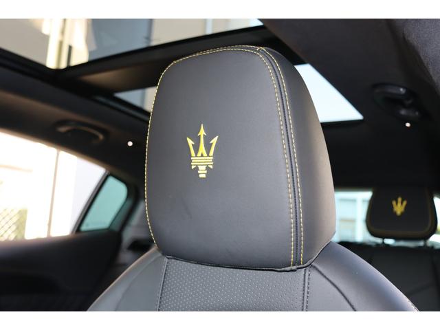 グレカーレ モデナ　クライメートＰＫＧプラス　スポーツプレミアムレザー　ブラックピアノトリム　パノラマガラスサンルーフ　イエローキャリパー・２０ＡＷ（エーテレ）（21枚目）