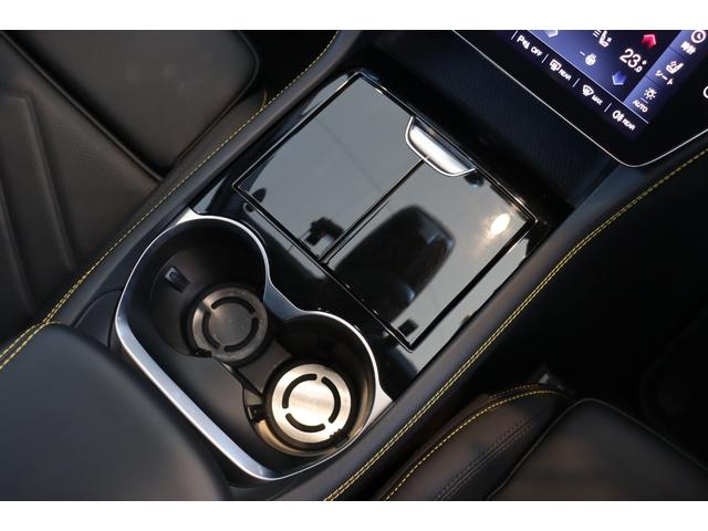 グレカーレ モデナ　クライメートＰＫＧプラス　スポーツプレミアムレザー　ブラックピアノトリム　パノラマガラスサンルーフ　イエローキャリパー・２０ＡＷ（エーテレ）（29枚目）