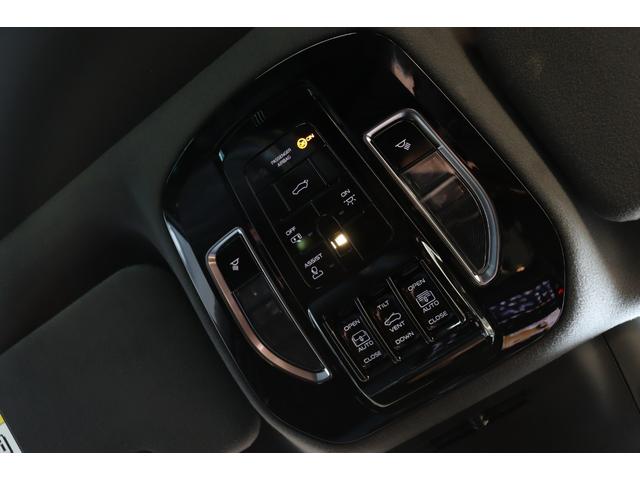 グレカーレ モデナ　クライメートＰＫＧプラス　スポーツプレミアムレザー　ブラックピアノトリム　パノラマガラスサンルーフ　イエローキャリパー・２０ＡＷ（エーテレ）（42枚目）