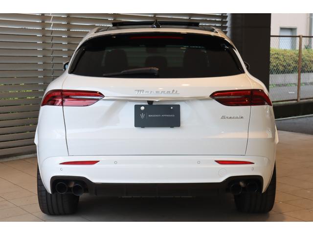 グレカーレ モデナ　ドライバーアシスタンスＰＫＧ　Ｌ１．２　クライメートＰＫＧプラススポーツプレミアムレザー　ブラックピアノトリム　プレミアムサウンドシステム　パノラマＳＲ　イエローキャリパー　２０ＡＷ（エーテレ）（7枚目）