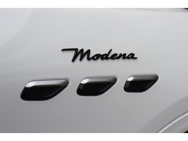 グレカーレ モデナ　ドライバーアシスタンスＰＫＧ　Ｌ１．２　クライメートＰＫＧプラススポーツプレミアムレザー　ブラックピアノトリム　プレミアムサウンドシステム　パノラマＳＲ　イエローキャリパー　２０ＡＷ（エーテレ）（9枚目）