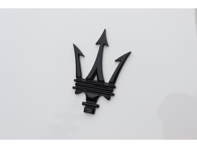 グレカーレ モデナ　ドライバーアシスタンスＰＫＧ　Ｌ１．２　クライメートＰＫＧプラススポーツプレミアムレザー　ブラックピアノトリム　プレミアムサウンドシステム　パノラマＳＲ　イエローキャリパー　２０ＡＷ（エーテレ）（10枚目）