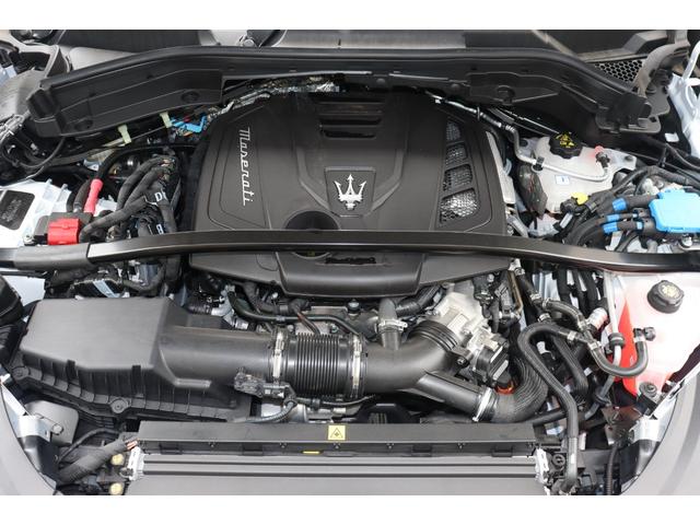 グレカーレ モデナ　ドライバーアシスタンスＰＫＧ　Ｌ１．２　クライメートＰＫＧプラススポーツプレミアムレザー　ブラックピアノトリム　プレミアムサウンドシステム　パノラマＳＲ　イエローキャリパー　２０ＡＷ（エーテレ）（15枚目）