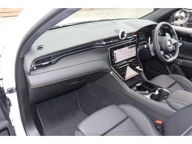 グレカーレ モデナ　ドライバーアシスタンスＰＫＧ　Ｌ１．２　クライメートＰＫＧプラススポーツプレミアムレザー　ブラックピアノトリム　プレミアムサウンドシステム　パノラマＳＲ　イエローキャリパー　２０ＡＷ（エーテレ）（19枚目）