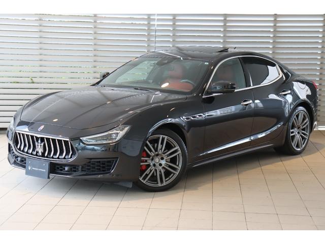 ギブリ ベースグレード　フルナチュラルレザー（ロッソ）　ヘッドレスト・トライデントステッチ　ラディカウッドトリム　ガラスサンルーフ　ＬＥＤヘッドライト　レッド・キャリパー　２０ＡＷ（ウラーノ）（2枚目）