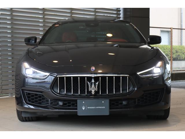 ギブリ ベースグレード　フルナチュラルレザー（ロッソ）　ヘッドレスト・トライデントステッチ　ラディカウッドトリム　ガラスサンルーフ　ＬＥＤヘッドライト　レッド・キャリパー　２０ＡＷ（ウラーノ）（5枚目）