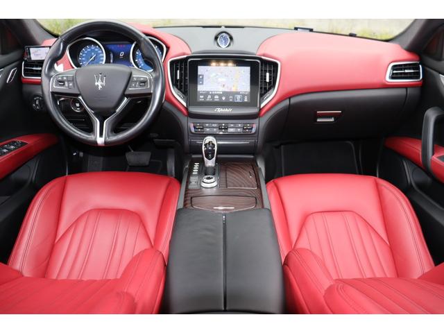 ギブリ ベースグレード　フルナチュラルレザー（ロッソ）　ヘッドレスト・トライデントステッチ　ラディカウッドトリム　ガラスサンルーフ　ＬＥＤヘッドライト　レッド・キャリパー　２０ＡＷ（ウラーノ）（15枚目）