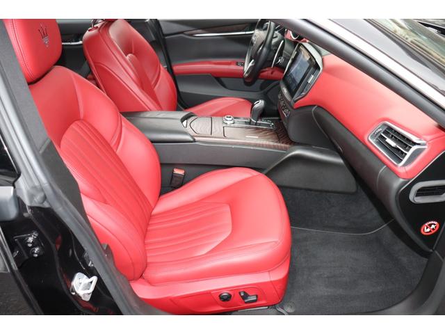 ギブリ ベースグレード　フルナチュラルレザー（ロッソ）　ヘッドレスト・トライデントステッチ　ラディカウッドトリム　ガラスサンルーフ　ＬＥＤヘッドライト　レッド・キャリパー　２０ＡＷ（ウラーノ）（19枚目）