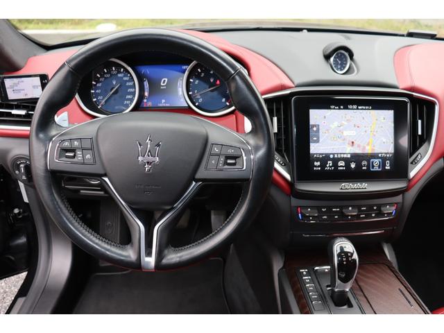 ギブリ ベースグレード　フルナチュラルレザー（ロッソ）　ヘッドレスト・トライデントステッチ　ラディカウッドトリム　ガラスサンルーフ　ＬＥＤヘッドライト　レッド・キャリパー　２０ＡＷ（ウラーノ）（28枚目）